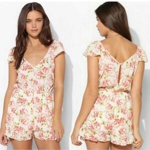 Pins & Needles Urban Outfitters Floral Romper Size Small